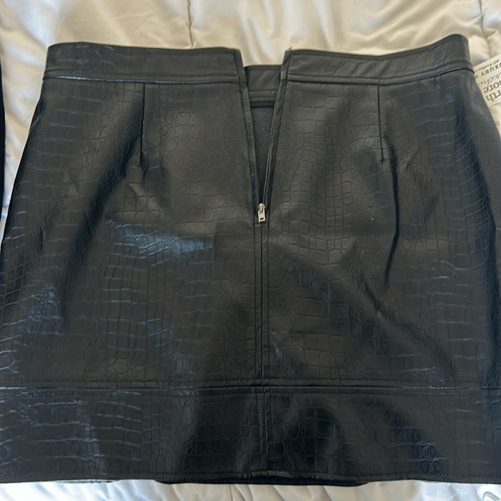 Pleather snake textured skirt